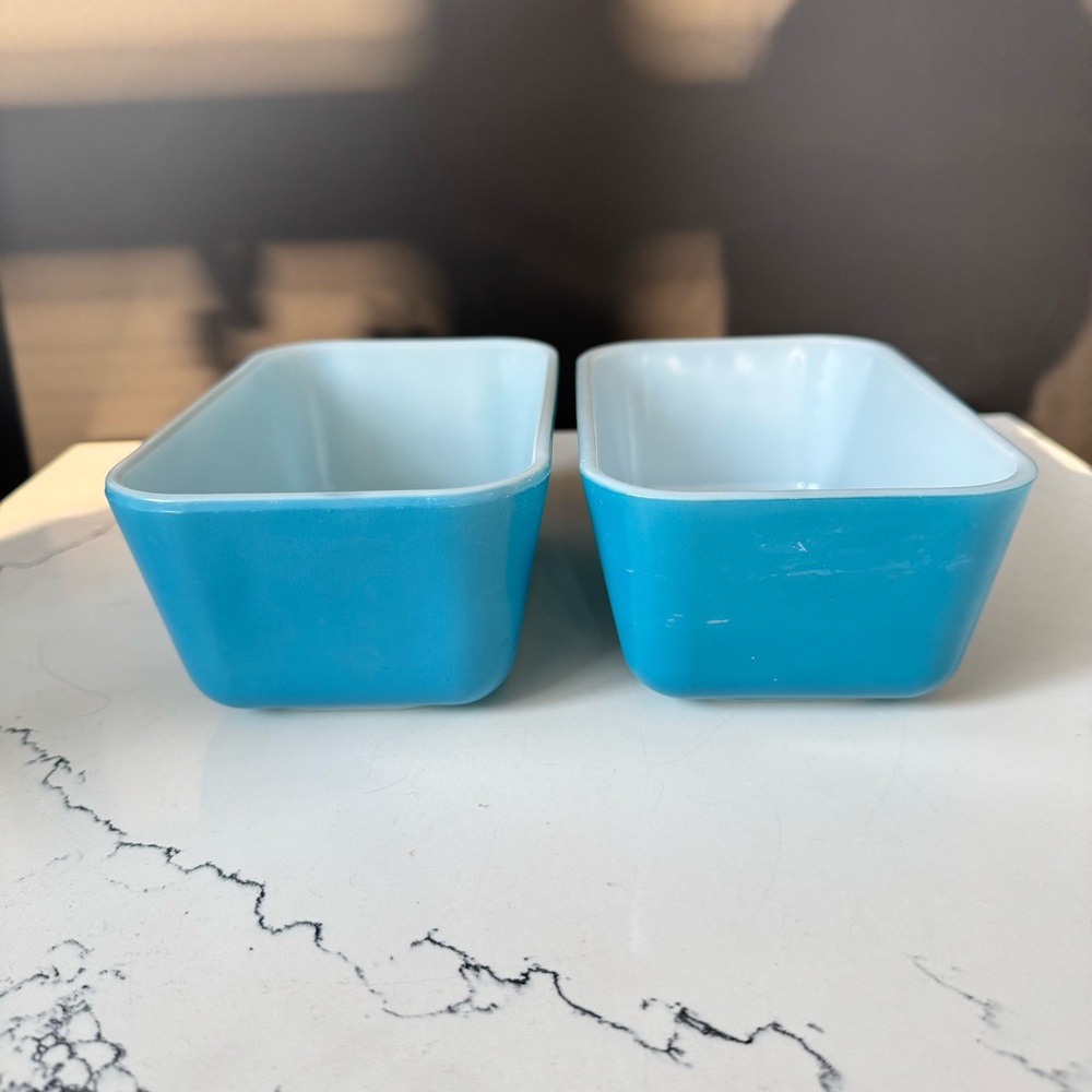 Vintage Pyrex Blue & White 502 + 502-B Refrigerator Dishes Fridgies - Picture 2 of 10
